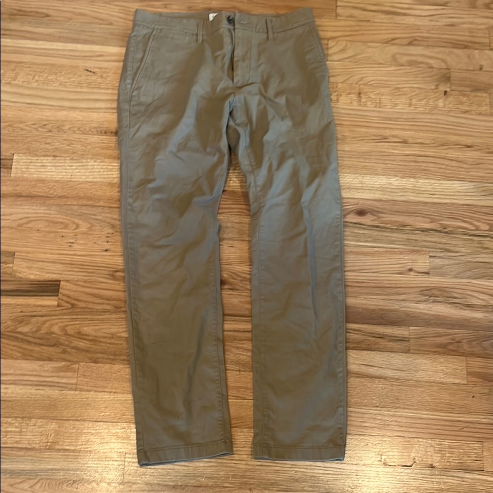 [NEVER WORN] Goodfellow & Co Tan Hennepin Chinos Straight Leg - Size 32W x 32L
